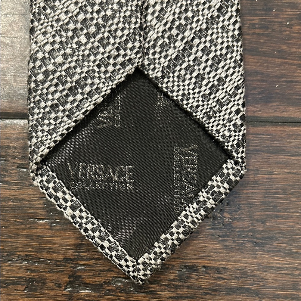 Versace Collection Textured Gray Tie - Picture 4 of 5